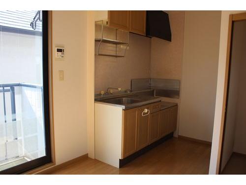 ベルセゾン芦屋201号室